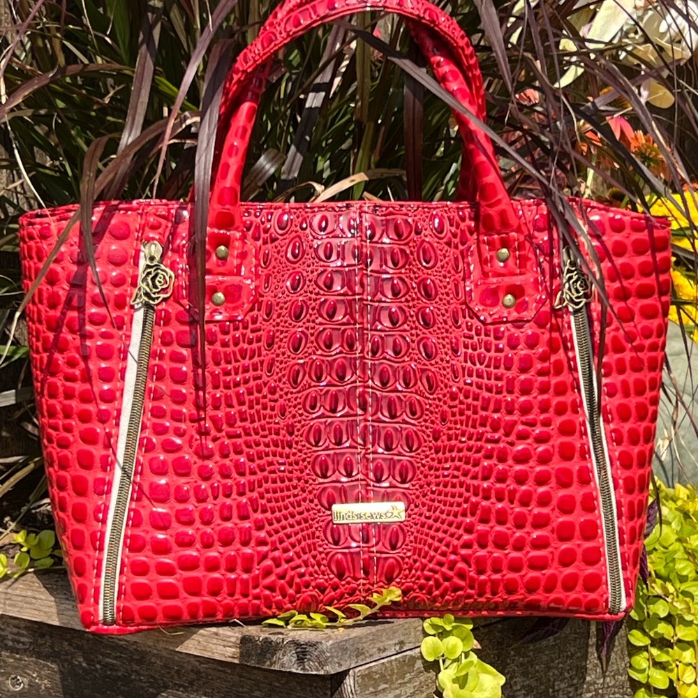 Chic Red Crocodile Embossed Faux Leather Women's Bag